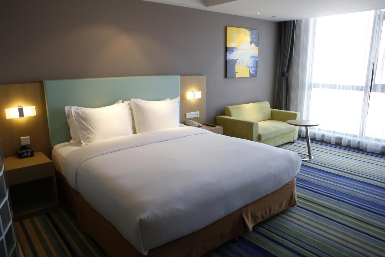 Holiday Inn Express Yingkou Onelong Plaza By Ihg Gaizhou Bagian luar foto