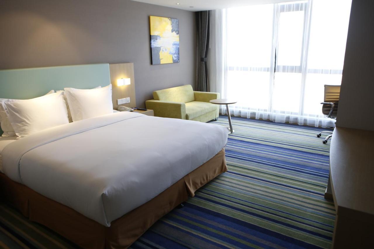 Holiday Inn Express Yingkou Onelong Plaza By Ihg Gaizhou Bagian luar foto