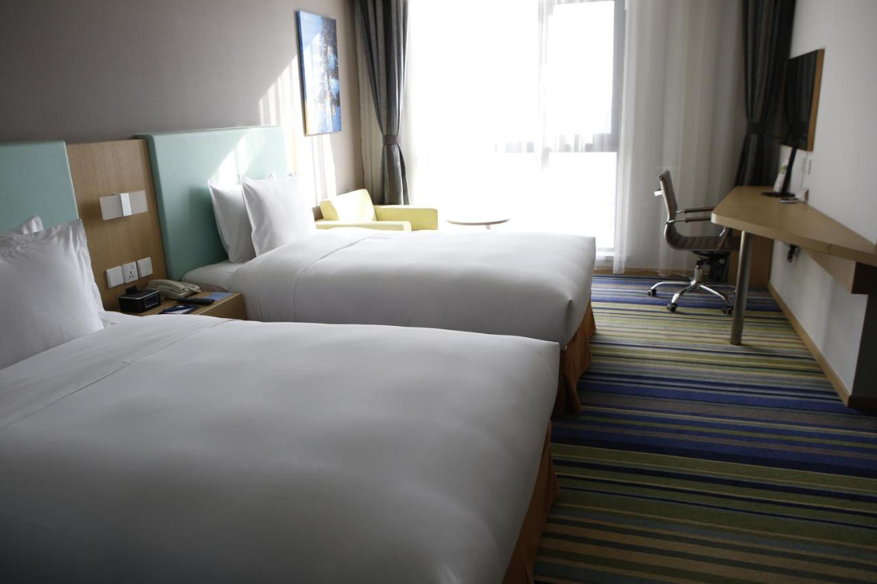 Holiday Inn Express Yingkou Onelong Plaza By Ihg Gaizhou Bagian luar foto
