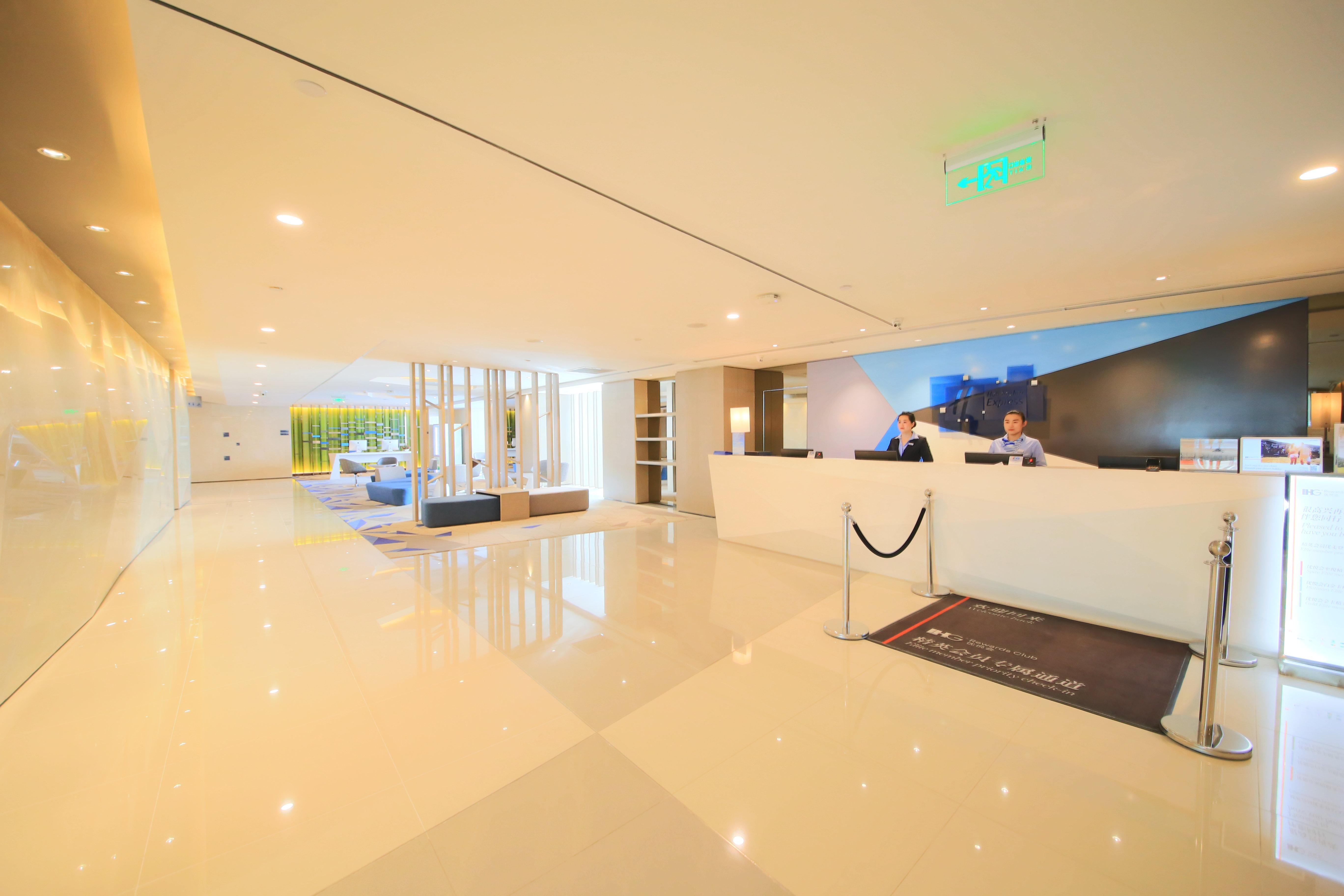 Holiday Inn Express Yingkou Onelong Plaza By Ihg Gaizhou Bagian luar foto