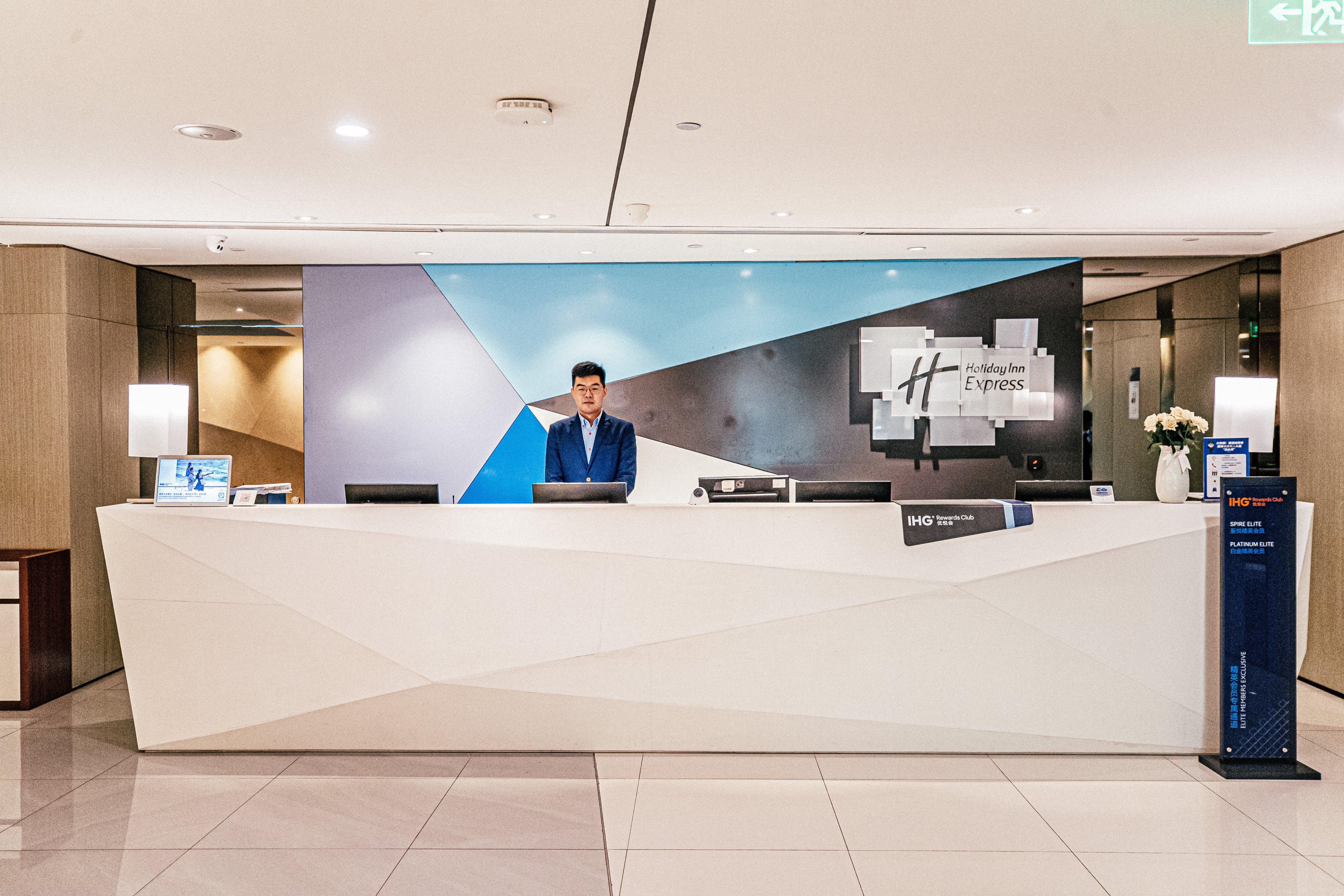 Holiday Inn Express Yingkou Onelong Plaza By Ihg Gaizhou Bagian luar foto